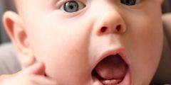 كيف أعرف أن طفلي الرضيع يسنن “ظهور الأسنان”