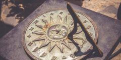 الساعة الشمسية التي استعملها العرب قديما