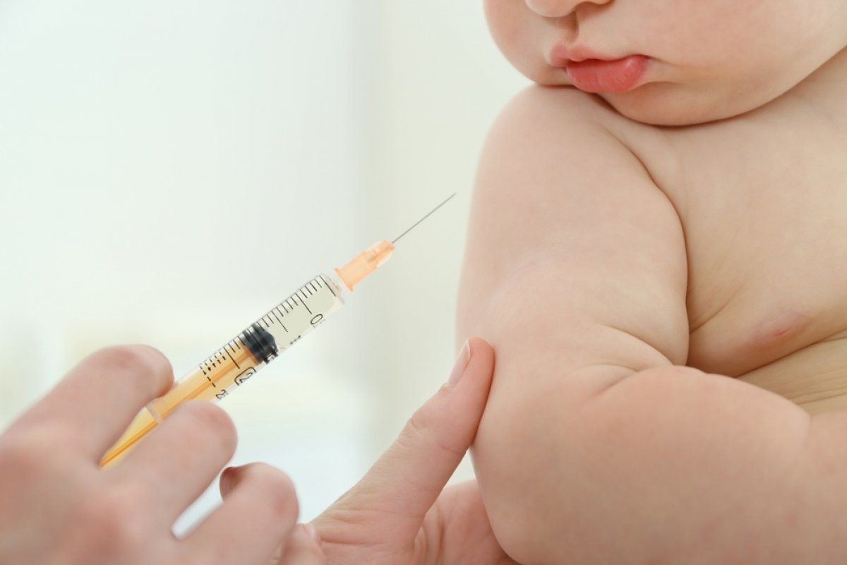 سخونة الأطفال بعد تطعيم الشهرين