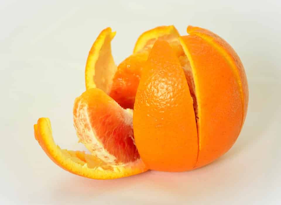 ازالة جير الاسنان باستخدام قشر البرتقال